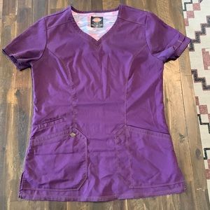 Dickies Eggplant scrub top, XS